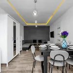 11th Floor Center - 57m2, Two Bedrooms - By Rentujemy Varsovie