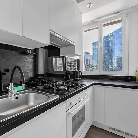 11th Floor Center - 57m2, Two Bedrooms - By Rentujemy Appartement