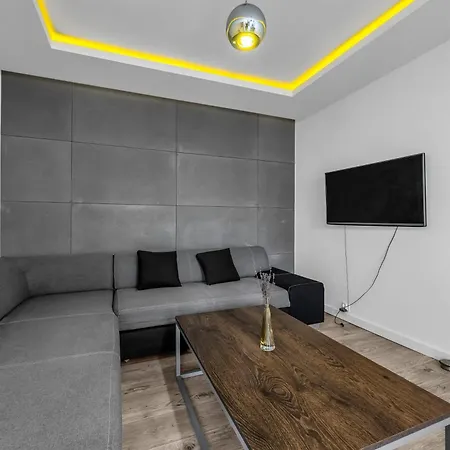 Daire 11th Floor Center - 57m2, Two Bedrooms - By Rentujemy Varşova