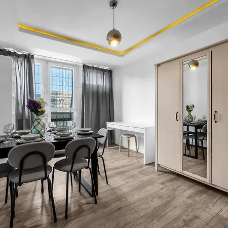 11th Floor Center - 57m2, Two Bedrooms - By Rentujemy