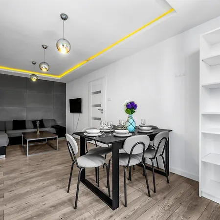 11th Floor Center - 57m2, Two Bedrooms - By Rentujemy *