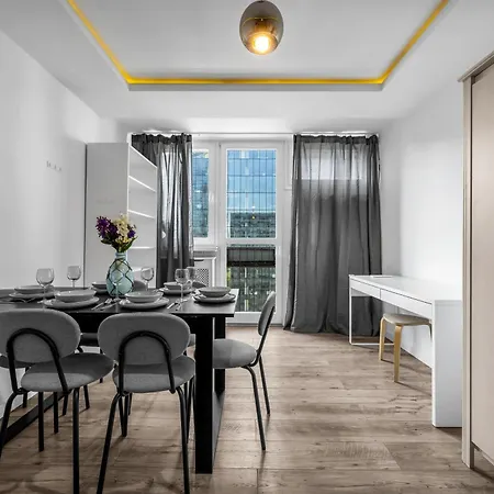 11th Floor Center - 57m2, Two Bedrooms - By Rentujemy Apartman *