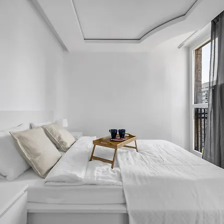 11th Floor Center - 57m2, Two Bedrooms - By Rentujemy Varsó