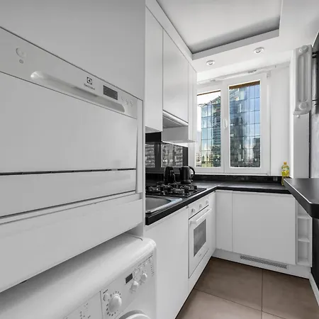 11th Floor Center - 57m2, Two Bedrooms - By Rentujemy