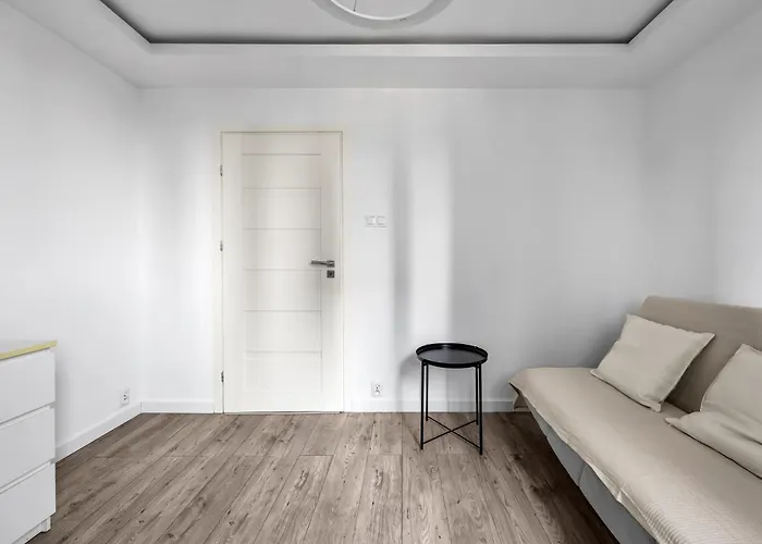 11th Floor Center - 57m2, Two Bedrooms - By Rentujemy Apartman