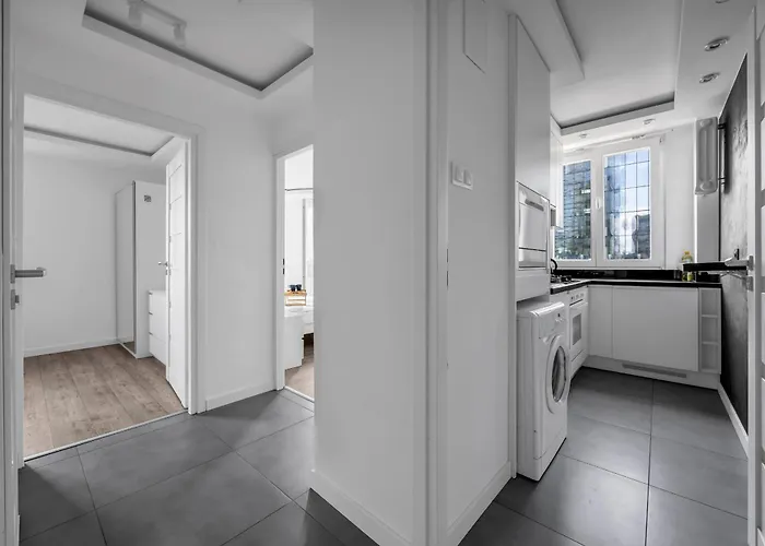 11th Floor Center - 57m2, Two Bedrooms - By Rentujemy *