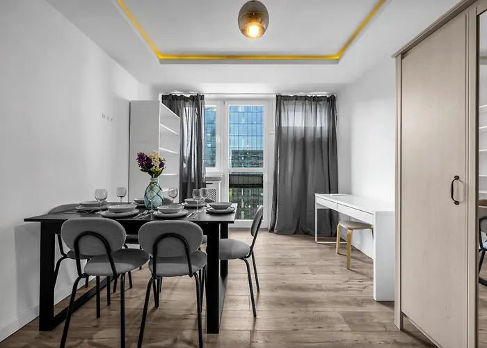 11th Floor Center - 57m2, Two Bedrooms - By Rentujemy Apartment *