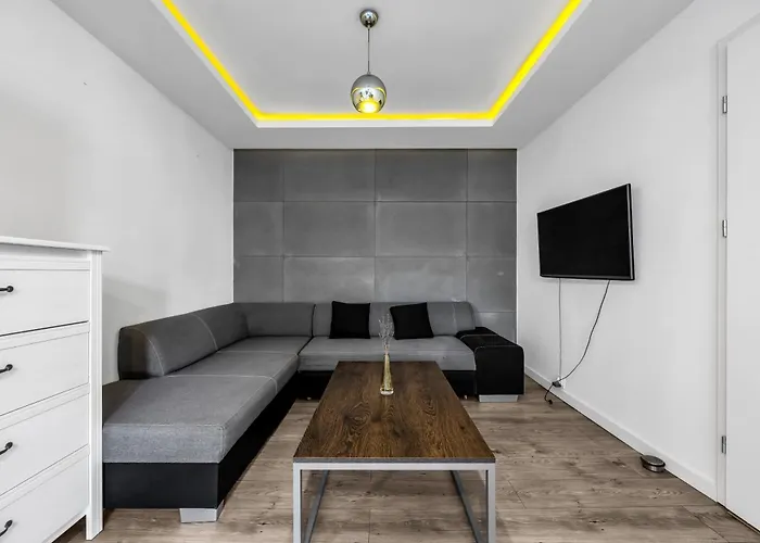 11th Floor Center - 57m2, Two Bedrooms - By Rentujemy *