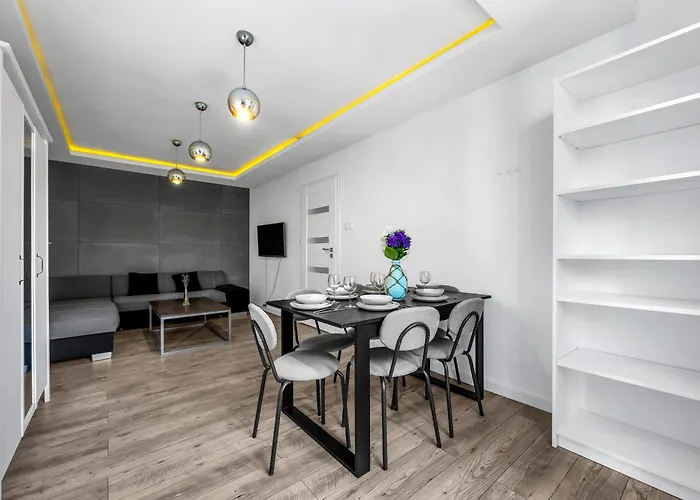 11th Floor Center - 57m2, Two Bedrooms - By Rentujemy *